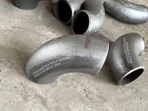 Трубопроводные фитинги из углеродистой стали ASTM A234 WPB: отводы, тройники, редукторы, приварные, черные, окрашенные, по стандарту ASME B16.9 SCH40 - Product Image 2