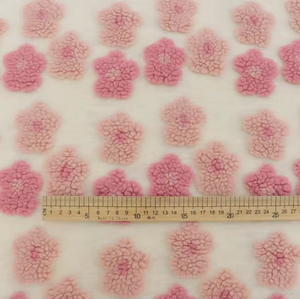 批发提花针织夏尔巴3D花卉泰迪布柔软毛绒面料，适用于婴儿毛毯、家居装饰和女童服装 - Product Image 2