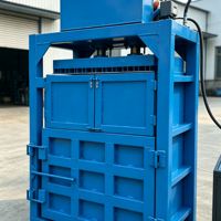 Presse à balles compacteuse verticale hydraulique de 40 tonnes pour le recyclage du carton, des bouteilles PET et des films plastiques
