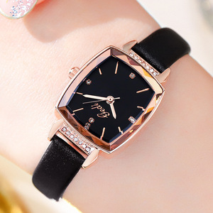Reloj de Cuarzo Rojo con Correa de Cuero y Diamantes de Imitación, Esfera Analógica de 30 mm, Elegante Reloj de Moda para Mujer - Product Image 5