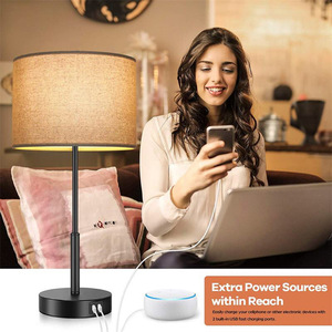 Hiện đại đơn giản Thiết kế cảm ứng cảm biến khách sạn giường đèn nhà trang trí đèn bàn LED phòng ngủ đèn bàn với USB sạc - Product Image 2