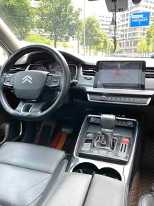 Sedán Usado en Buen Estado, Citroën C5 2016 1.8T 6AT, Interior Limpio, Asientos de Cuero, Techo Solar Eléctrico, Auto Usado Confiable para Exportación - Product Image 5