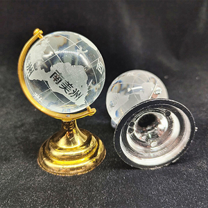 Großhandel billig kleine Kristall geätzte Erde Welt benutzer definierte Glas Kristall kugel für Hochzeits feier Gefälligkeiten