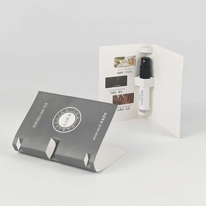 Hot Sale 1ml 2ml 3ml 5ml Parfüm karte Sprüh glasflaschen mit Kraft papier prägung Fabrik muster verpackung Bester Preis Niedriger MOQ - Product Image 1