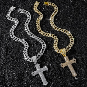 Atacado de Fábrica: Colares com Pingente de Cruz Hip-hop, Modernos e Personalizados, em Liga Banhada a Ouro/Prata, com Corrente Cubana Cravejada de Strass - Product Image 2