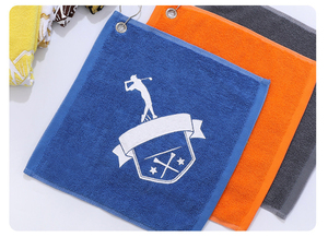 Toalla de Golf Personalizada con Logotipo Bordado en Algodón para Eventos Deportivos - Product Image 4
