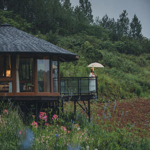 Casa de árbol de madera pesada Bosque Circular Lodge Piscina al aire libre Terraza Resort Hotel <span class=keywords><strong>Chalet</strong></span> Azulejo Techo con visera Cabaña de troncos de ensueño Camping - Product Image 6