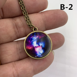 <span class=keywords><strong>Collana</strong></span> Luminosa a Doppia Sfera di Vetro con Sistema Solare e <span class=keywords><strong>Cielo</strong></span> Stellato, Brilla al Buio, Vendita all'Ingrosso N81102 - Product Image 3