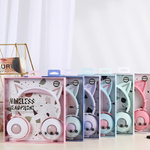 Audífonos Inalámbricos Plegables BK2 Over-Ear BT 5.3 con Orejas de Gato y Luz LED - Product Image 5