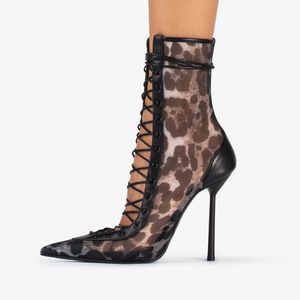 Botines de tacón alto con punta en pico, cordones en la parte delantera y diseño hueco, color negro, para mujer, ideales para fiestas y discotecas. - Product Image 4