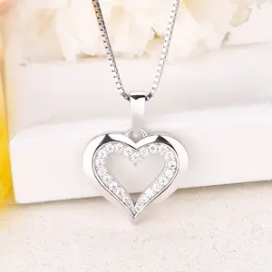 Wholesale European Jewelry Cz Heart Shape Pendant Necklace Chain White Gold 925 Sterling Silver Romantic Zircon Charm Necklaces