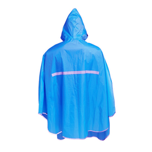 Poncho de pluie imperméable en polyester pour adultes, idéal pour le camping et la randonnée en extérieur, avec bande réfléchissante au dos - Product Image 3