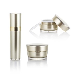 Regenschirmförmige Acryl-Kosmetikflasche mit Pumpzerstäuber für Hautpflege-Serum & Lotion Goldfinish PMMA-Material - Product Image 5