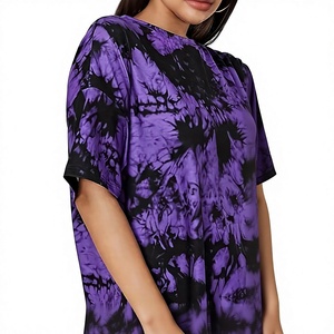 Camiseta Oversize Tie Dye para Mujer, Manga Corta, Cuello Redondo, Corte Holgado, en Algodón/Bambú Negro, Tejido Transpirable, Primavera/Verano - Product Image 3