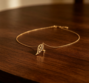 Collar con Colgante de Pluma Hueca de Acero Inoxidable, Cadena Delgada y Elegante, Chapado en Oro, Joyería Minimalista para Mujer, Regalo, Uso Diario - Product Image 2