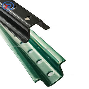 Poteaux <span class=keywords><strong>de</strong></span> signalisation <span class=keywords><strong>en</strong></span> <span class=keywords><strong>U</strong></span> galvanisés <span class=keywords><strong>de</strong></span> 1.12 lb et 7 pieds <span class=keywords><strong>de</strong></span> long - Product Image 2