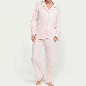 Personnalisé femmes dormir ensemble 100% polyester polaire pyjama thermique nuit bouton manches longues femmes pyjamas d'hiver