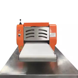 Machine à pâte semi-automatique en acier inoxydable pour la fabrication de snacks, de pâtes soufflées et de croissants, avec fonction de laminage et d'aplatissement, équipement de boulangerie - Product Image 2
