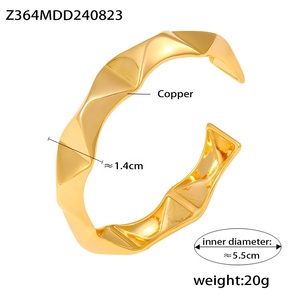 Không Thấm Nước Đồ Trang Sức Thời Trang 18K Mạ Vàng Brass Đồng Bangles Retro Hình Học Vết Bở Kim Tự Tháp <span class=keywords><strong>Cuff</strong></span> Vòng Đeo Tay Vòng Đeo Tay Cho Phụ Nữ - Product Image 6