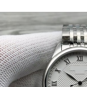 Elegante Reloj de Acero Inoxidable para Hombre, Caja Redonda de 38 mm, Manecillas Luminosas, Cristal de Zafiro, Cierre Plegable, Mecanismo de Movimiento Mecánico - Product Image 2