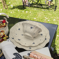 Design moderne Assiettes en porcelaine de 7 pouces Ensemble de vaisselle Style rétro français Blanc Bleu Floral Embossé Jetable Thé Dessert Fête
