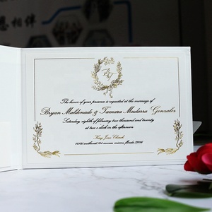 Tùy chỉnh sang trọng Debossed hoa vàng Lá Trắng kết cấu bìa cứng giấy lời mời đám cưới thẻ với phong bì - Product Image 2
