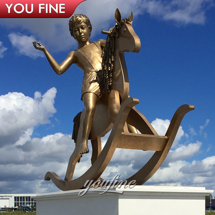 屋外ガーデンブロンズのぞき見子供男の子彫刻金属のぞき見男の子像公園