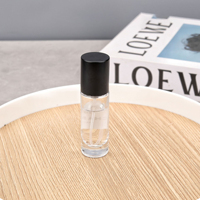 Flacon pulvérisateur de parfum de voyage vide de 10 ml et 15 ml, bouchon noir à fermeture à pression, flacon en verre rechargeable pour un usage quotidien, personnalisable