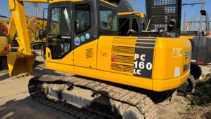 Excavatrice sur chenilles Komatsu PC160-7 d'occasion, 16 tonnes, d'origine japonaise, de taille moyenne - Product Image 4