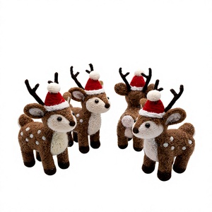 Figura de Reno de Fieltro No Tejido Hecha a Mano con Gorro de Santa Claus, Pequeña Decoración Navideña de Dibujos Animados para Colgar en la Pared, Decoración Interior - Product Image 2