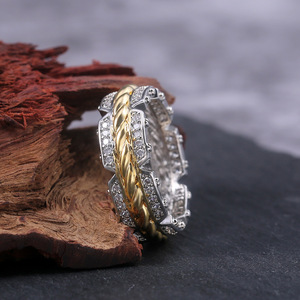 Anello di fidanzamento bicolore con zirconi per uomo e donna, elegante gioiello da dito - Product Image 6