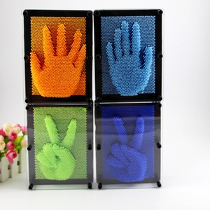Colorful Plastic <b>Hand</b> <b>Mold</b> Pin Art Kit 15x5x19 Cm Diy Toy For Kids Creative Craft Gift - Product Image 1