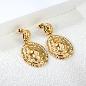 Pendientes de Acero Inoxidable con Baño de Oro de 18k, Textura Orgánica, Hipoalergénicos, Resistentes al Agua, para Mujer, Venta al Por Mayor - Product Image 4