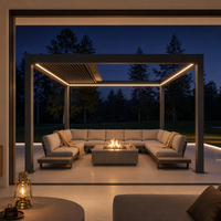 Pergola intelligente pour l'extérieur avec système de lamelles motorisées silencieuses et taille personnalisable pour la conception de jardin