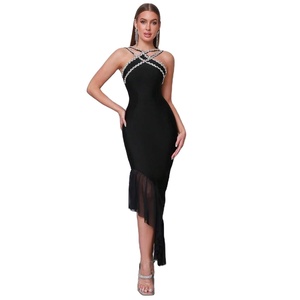 Abito Lungo in Pizzo Nero con Strass Brillanti, Rete Asimmetrica e Balze Incrociate, Traspirante, Aderente, per Cocktail ed Eventi Formali - Product Image 2