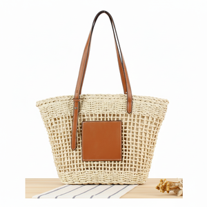 Ensemble de plage pour femme avec chapeau de paille de haute qualité, deux lanières et sac à main à fermeture ouverte - Product Image 1