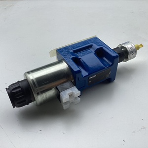 R901339863 5-4WE10EA5X/EG24N9K4QM0G24/M Vannes de commande directionnelles hydrauliques originales 10 tailles 24V à solénoïde - Product Image 2