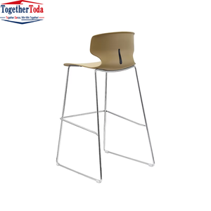 Tabourets de bar modernes, colorés, en plastique, durables, vibrants, peu encombrants et polyvalents pour cafés, bars et espaces domestiques - Product Image 4