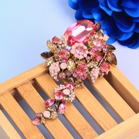 Broche de qualité supérieure à motifs floraux, Matrice de pierres précieuses Fibonacci et Noyau de pierres précieuses roses avec Dopamine Drip Luxury Pines
