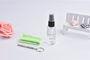 Detergente per Occhiali 30ml Ecologico con Logo Personalizzato Serigrafato Kit di Pulizia Occhiali con Panno in Microfibra Cacciavite Ottico e Pompa - Product Image 6