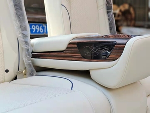 Asiento Trasero Plegable de Tres Plazas, Tipo Cama, de Lujo VIP, con Reposabrazos y Control Central - Product Image 5