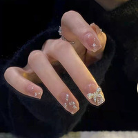 Faux ongles à presser en ABS faits main, courts et tendance, couvrance totale, avec motifs pré-dessinés pour les doigts - Vente en gros