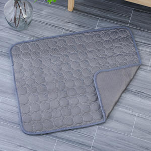 Alfombrilla de hielo de verano con autoenfriamiento para mantener fresco impermeable para mascotas, alfombrilla fresca de verano - Product Image 4