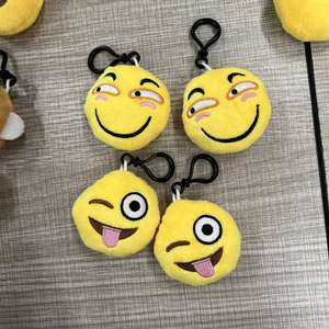 Porte-clés en peluche KUBIXION avec logo personnalisable, émoticône kawaii, super doux en coton PP, taille 6 cm - Product Image 5