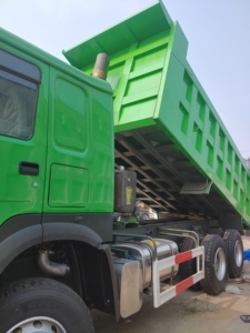 Nuevo Camión Volquete Diésel HOWO 6x4, 351-450hp, Euro 3, Motor Weichai, Caja de Cambios Manual FAST, Capacidad 31-40T, para Construcción de Carreteras y Movimiento de Tierras - Product Image 4