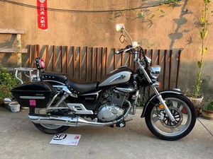 Motocicleta Clásica Retro Suzuki1 Gz150 de KZG Wholesale - Motor Monocilíndrico de 150cc, Estilo Atemporal y Ahorro de Combustible CN/JIA - Product Image 2