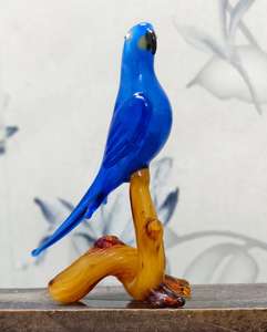 Figurine de perroquet bleu en verre soufflé à la main - Décoration artisanale - Cadeau de Pâques - Du Rajasthan - Tiny Glass World - Product Image 3