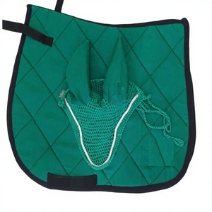 Ensemble de tapis de selle respirant et de bonnet anti-mouches matelassé pour chevaux, équipement équestre personnalisable en couleur, taille et logo brodé pour l'équitation à Kanpur - Product Image 1