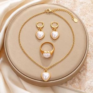 Conjuntos de Joyería de Moda: Collar, Pendientes y Anillo de Oro con Colgante de Corazón Blanco Fritillaria, Regalo para Mujer - Product Image 4