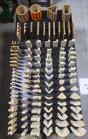 Cloison de séparation verticale insonorisante en bois texturé pour café